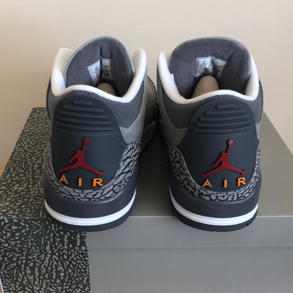 ‼️SOLD‼️NIKE AIR JORDAN 3 RETRO SNEAKERS - Picture 4 of 6